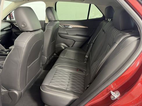 Used 2023 Buick Envision Avenir image 7