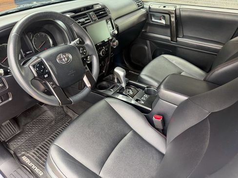 Used 2021 Toyota 4Runner TRD Off-Road Premium w/ Moonroof Package AWD/4WD image 26