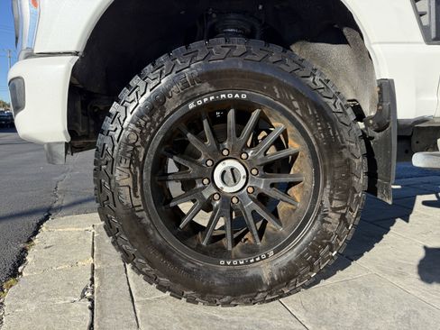 Used 2023 Ford F250 Lariat w/ Sport Appearance Package image 33