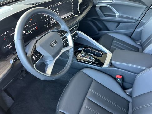 Used 2025 Audi Q5 Premium AWD/4WD image 11