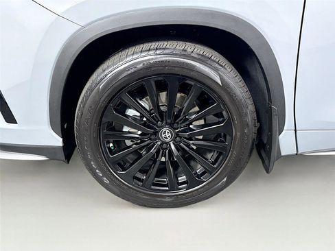 Certified 2025 Toyota Highlander XSE image 48