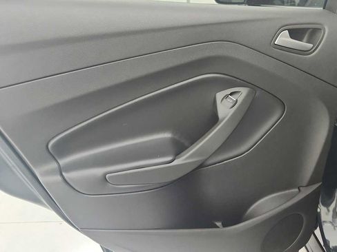 Used 2019 Ford Escape SE FWD image 18