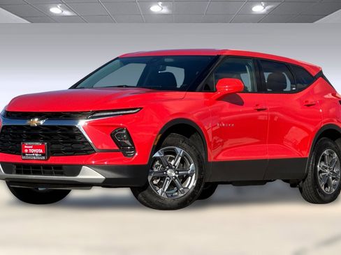 Used 2025 Chevrolet Blazer LT image 23