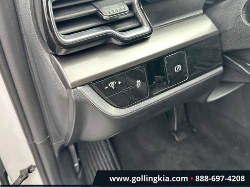 Certified 2024 Kia Sportage EX FWD image 17