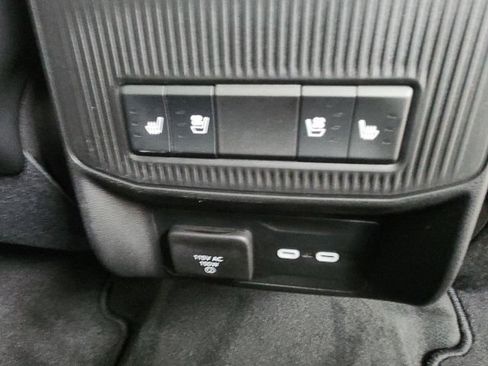 Used 2024 Jeep Wagoneer Launch Edition AWD/4WD image 29