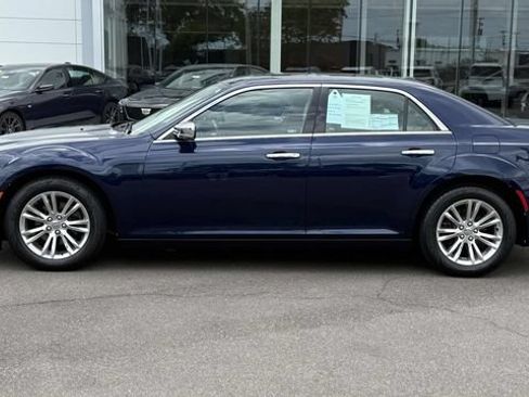 Used 2015 Chrysler 300 C w/ Harman/Kardon Audio Group RWD image 10