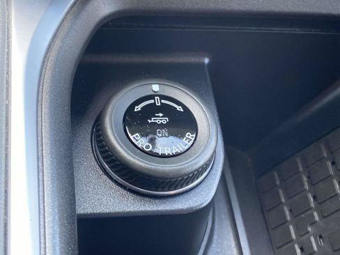 Used 2025 Ford Expedition Active AWD/4WD image 25