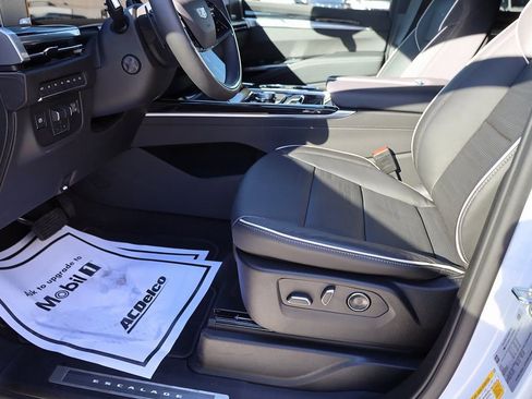 Used 2026 Cadillac Escalade Sport w/ Touring Package image 11