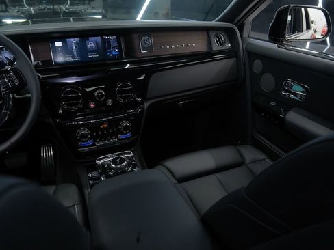 Used 2026 Rolls-Royce Phantom Sedan RWD image 50