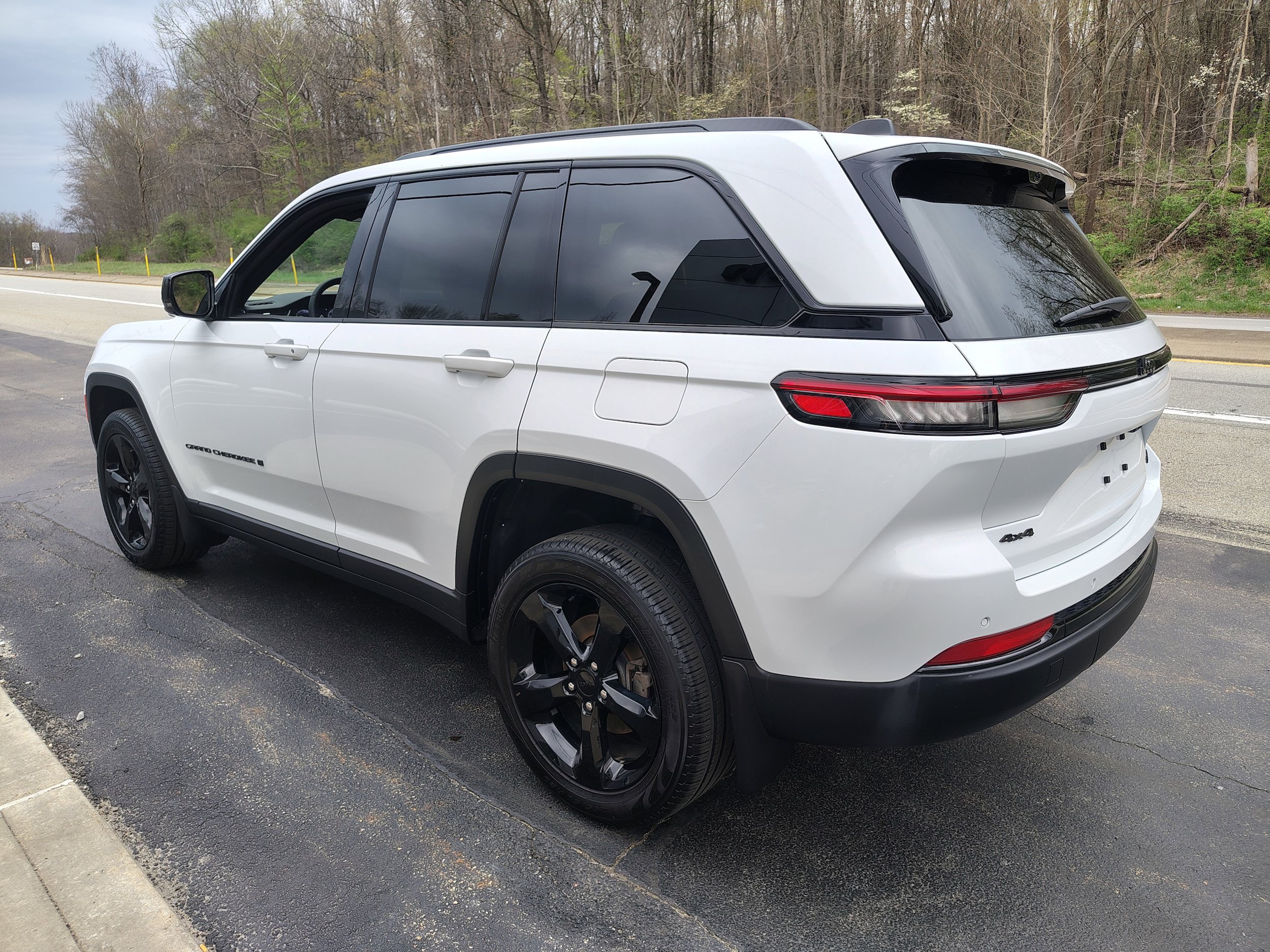 Certified 2024 Jeep Grand Cherokee Limited w/ Luxury Tech Group II AWD/4WD image 7