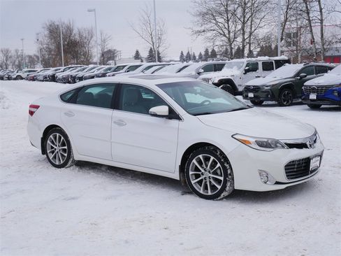 Used 2015 Toyota Avalon XLE Touring image 2
