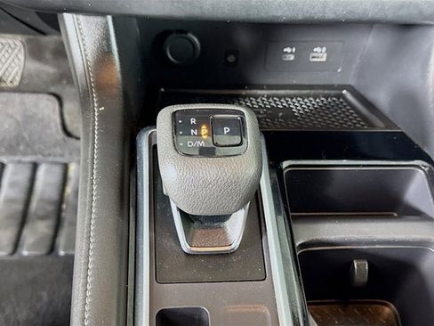 Certified 2023 Nissan Pathfinder SL w/ Black Appearance Package image 16