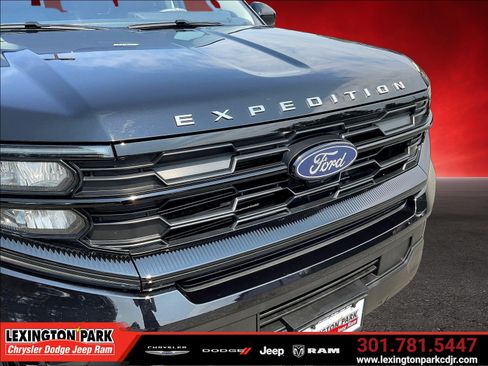 Used 2025 Ford Expedition Max Active AWD/4WD image 32