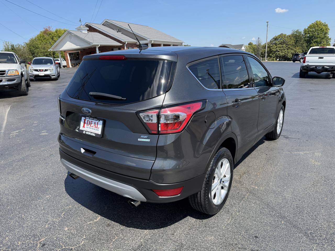 Used 2017 Ford Escape SE FWD image 4