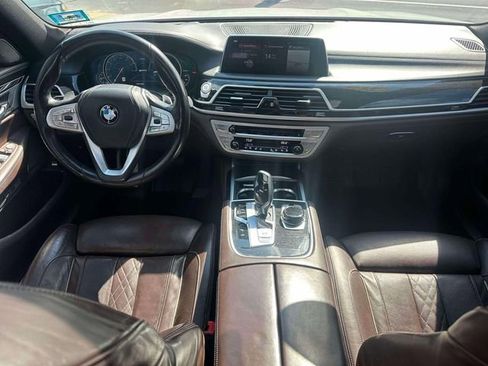 Used 2018 BMW 740e xDrive AWD/4WD image 13