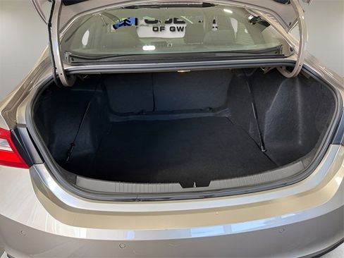 Used 2024 Chevrolet Malibu LT image 32