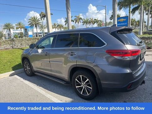 Used 2017 Toyota Highlander XLE w/ Protection Package #3 AWD/4WD image 4