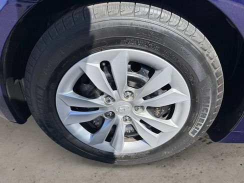 Used 2011 Hyundai Sonata GLS FWD image 14