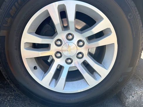 Used 2019 Chevrolet Suburban LT AWD/4WD image 9