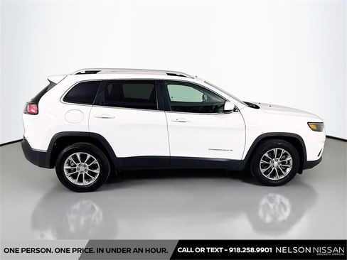Used 2019 Jeep Cherokee Latitude Plus image 4