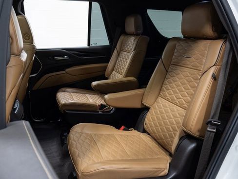 Used 2022 Cadillac Escalade Premium Luxury image 22