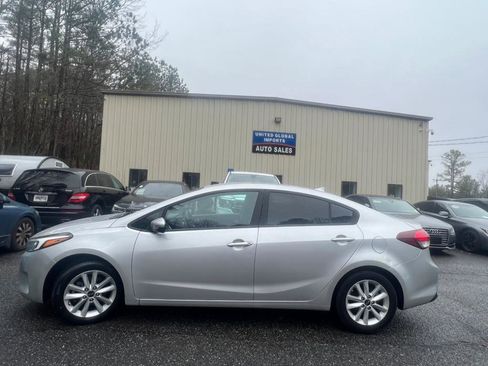 Used 2017 Kia Forte LX w/ LX Popular Package image 3