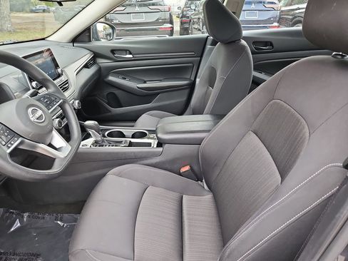 Used 2024 Nissan Altima 2.5 SV image 16