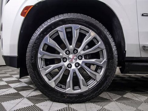 Used 2022 GMC Yukon Denali w/ Denali Premium Package AWD/4WD image 44