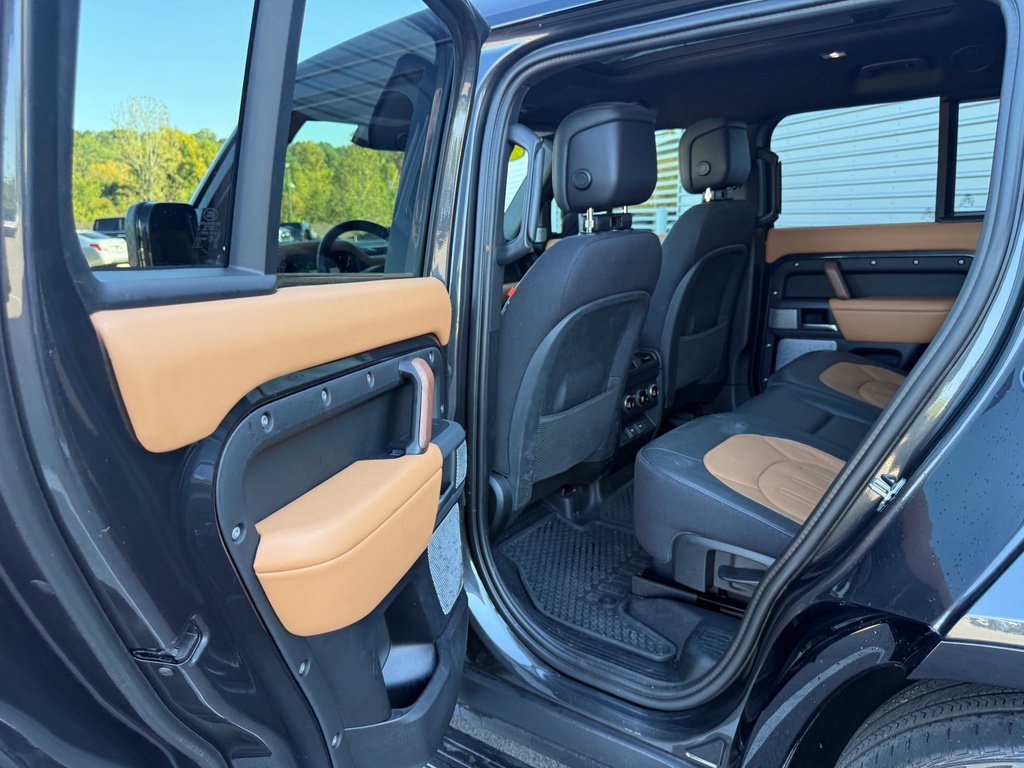 Used 2024 Land Rover Defender 130 X AWD/4WD image 23