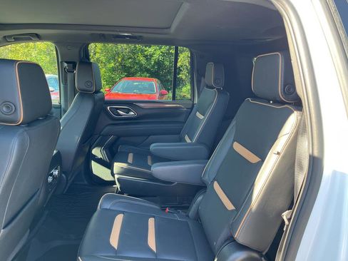 Used 2023 GMC Yukon XL AT4 w/ AT4 Premium Package image 7