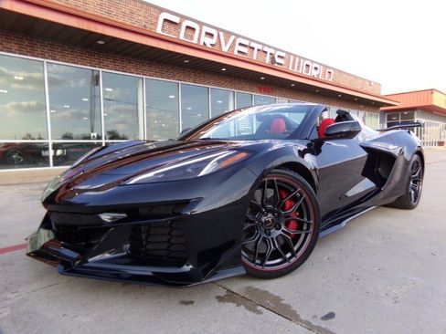Used 2024 Chevrolet Corvette Z06 w/ Z07 Performance Package RWD image 1