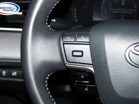 Used 2025 Toyota Camry SE FWD image 30