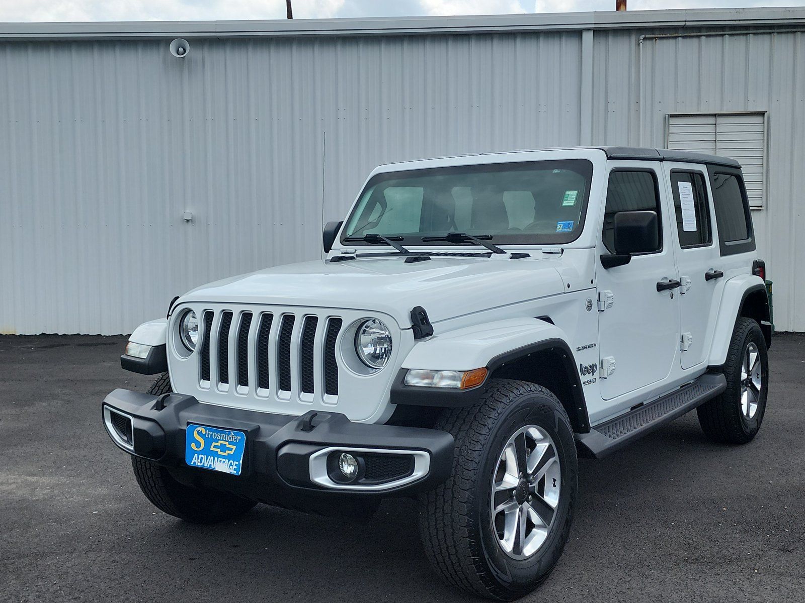 Used 2022 Jeep Wrangler Unlimited Sahara w/ Cold Weather Group AWD/4WD image 1