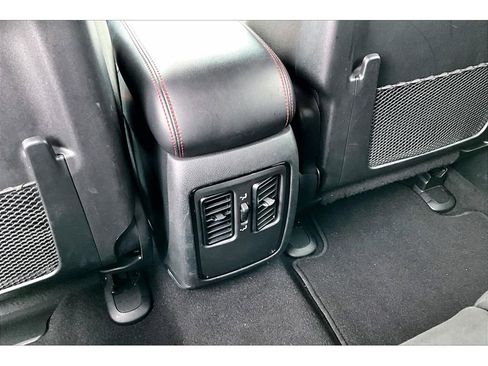 Certified 2025 Dodge Durango GT image 32