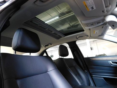 Used 2014 Mercedes-Benz E 350 4MATIC Sedan image 4