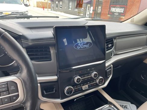 Used 2023 Ford Expedition Max XLT image 14