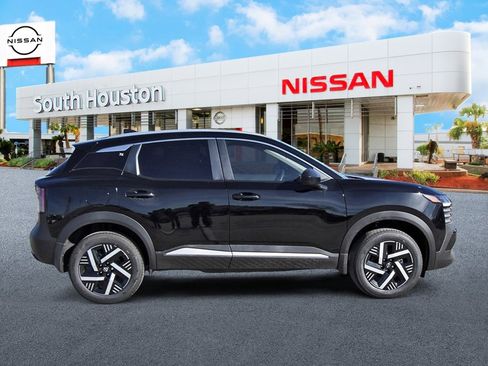 New 2026 Nissan Kicks SV w/ SV Premium Package image 5