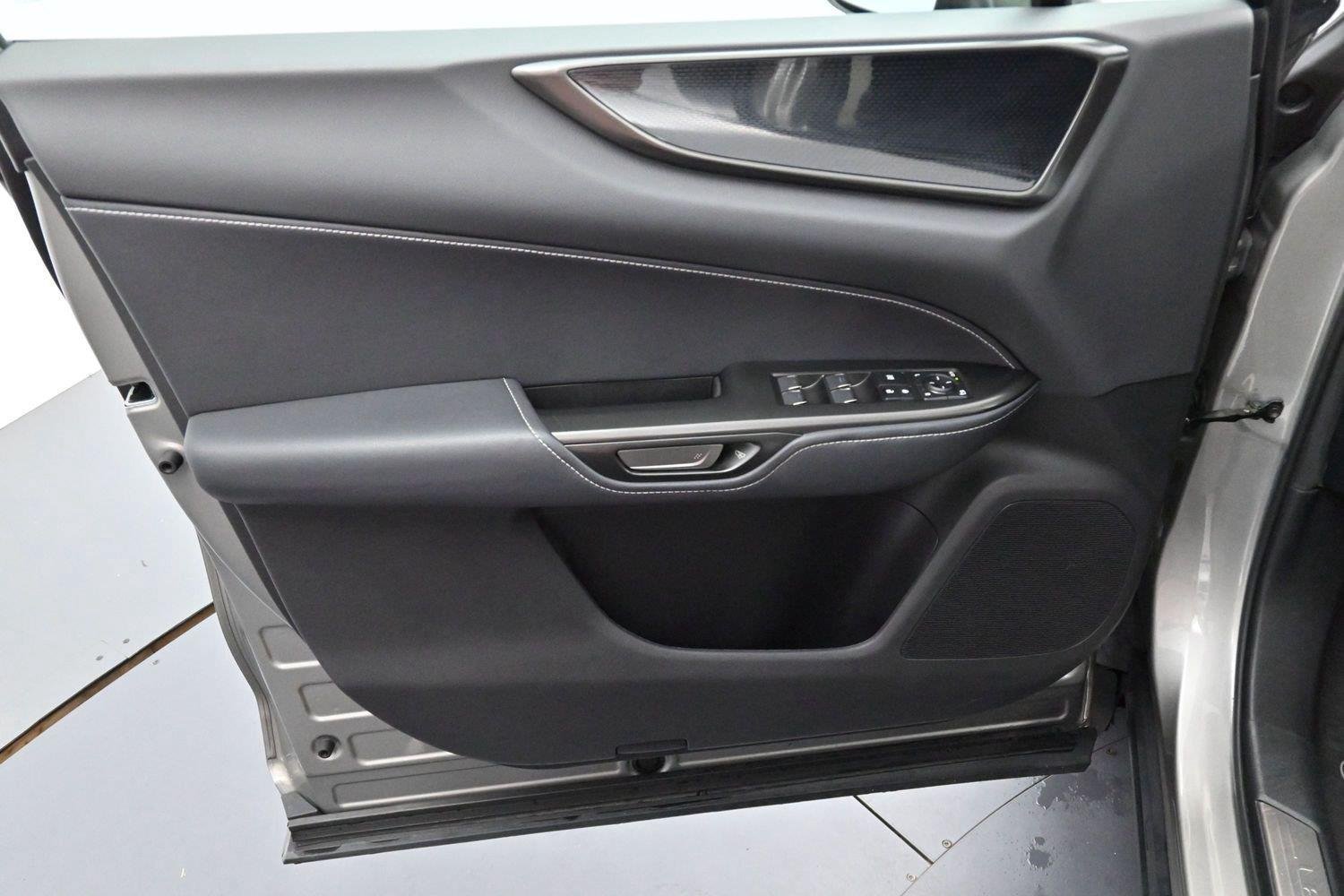 Used 2022 Lexus NX 250 FWD w/ Towing Package (2000 Lbs) image 11