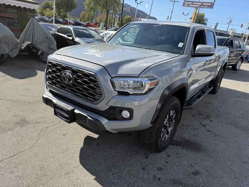 Used 2021 Toyota Tacoma TRD Off-Road w/ Technology Package image 5