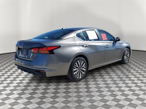 Certified 2024 Nissan Altima 2.5 SV image 5