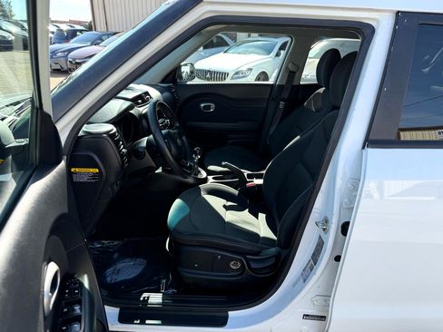 Used 2014 Kia Soul image 16