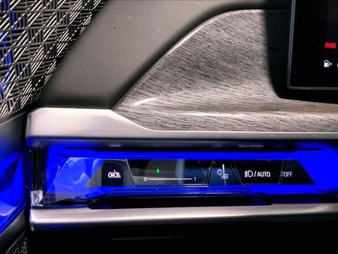 Certified 2023 BMW 760i xDrive AWD/4WD image 34