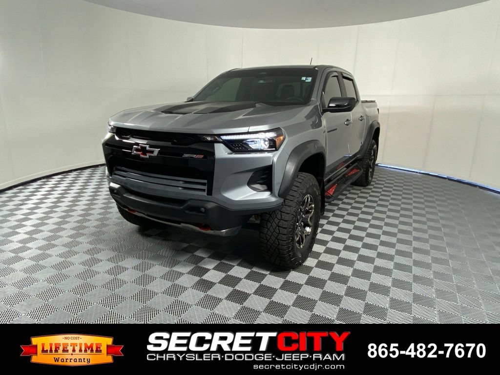 Used 2024 Chevrolet Colorado ZR2 AWD/4WD image 3