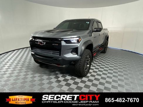 Used 2024 Chevrolet Colorado ZR2 AWD/4WD image 3