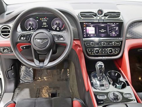 Used 2023 Bentley Bentayga AWD/4WD image 13
