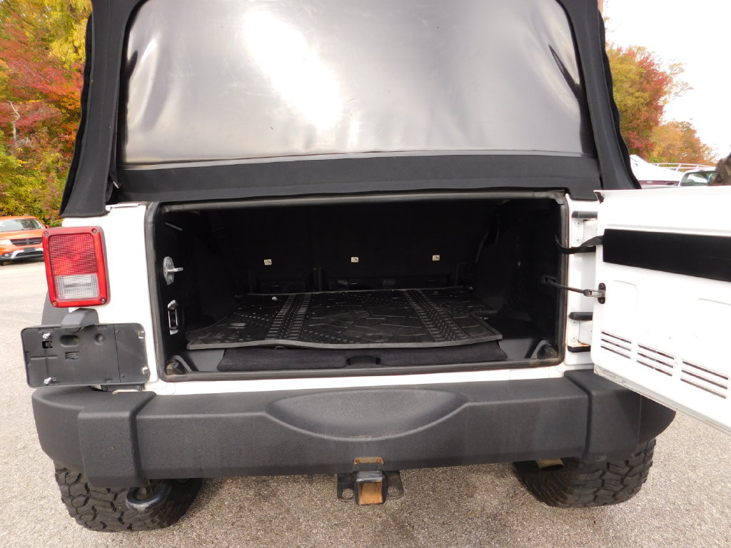 Used 2015 Jeep Wrangler Unlimited Sport w/ Quick Order Package 24S AWD/4WD image 9