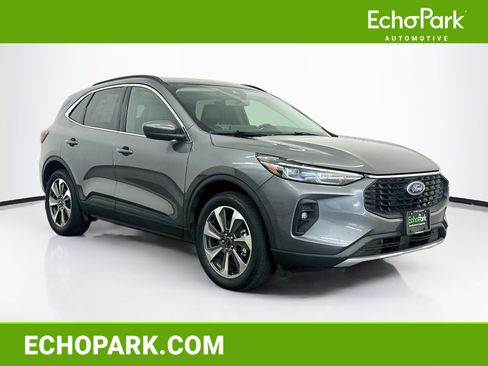 Used 2025 Ford Escape Platinum AWD/4WD image 1