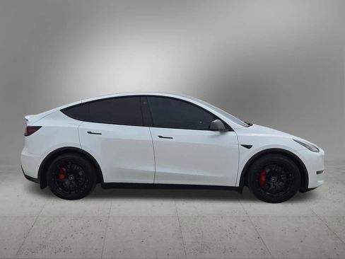 Used 2022 Tesla Model Y Performance image 7