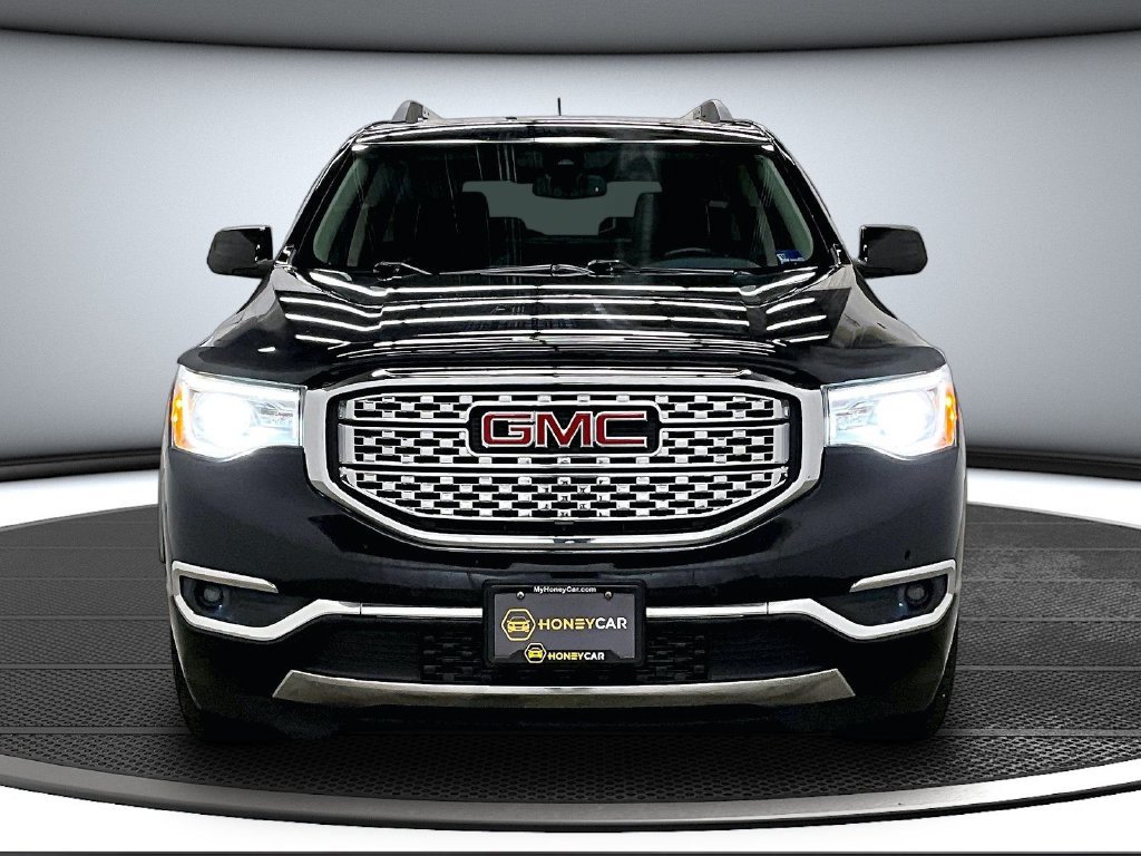 Used 2018 GMC Acadia Denali w/ Technology Package AWD/4WD image 2
