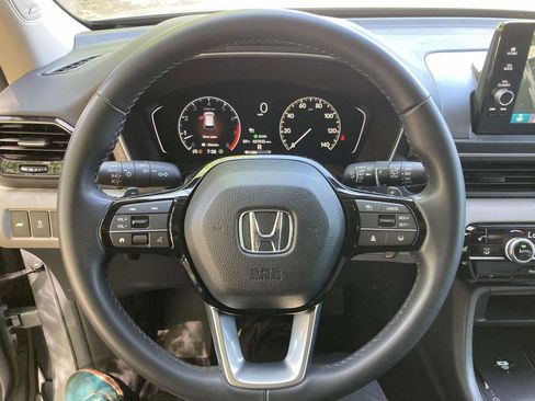 Used 2025 Honda Pilot Touring image 21